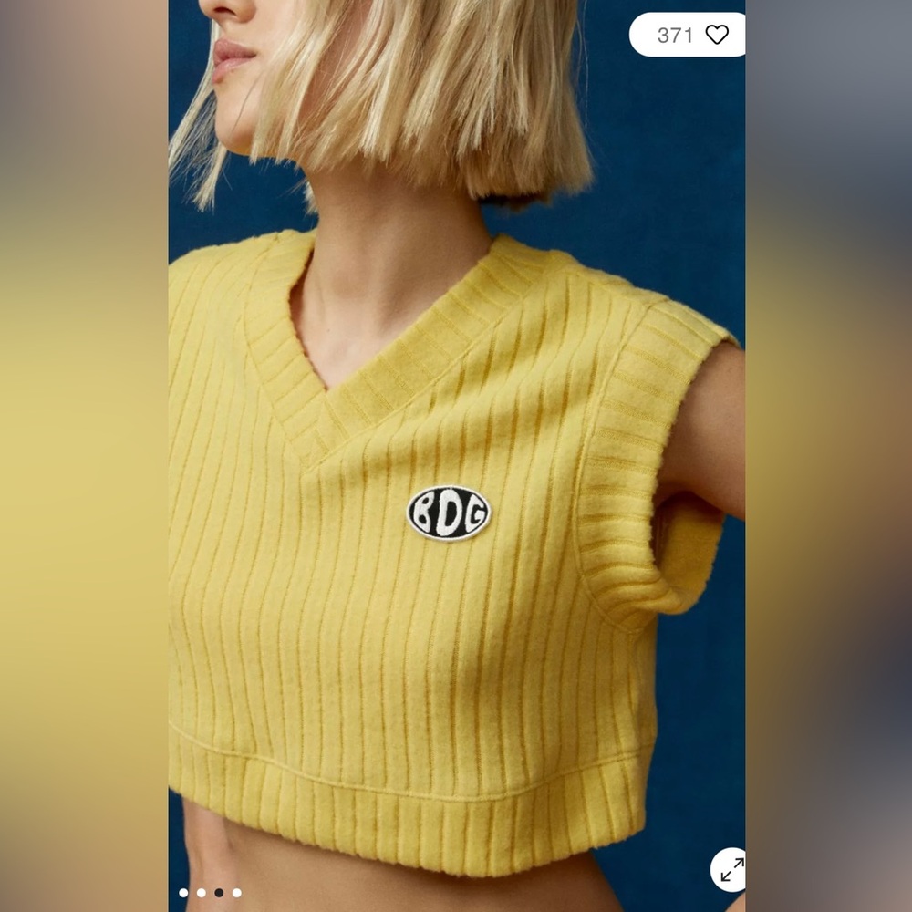 Urban Outfitters BGD Kodi Cropped Ribbed Sweater Vest Yellow Women’s Large Y2K